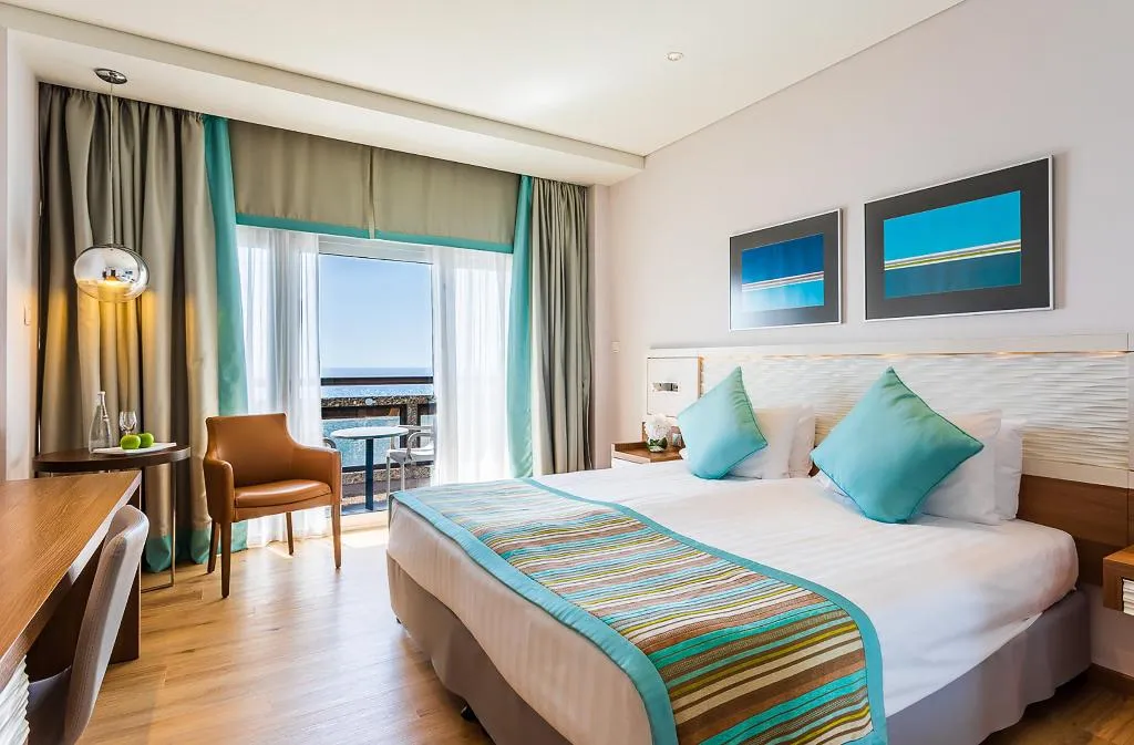 DOUBLE PREMIUM Room, Crowne Plaza Limassol, Cyprus