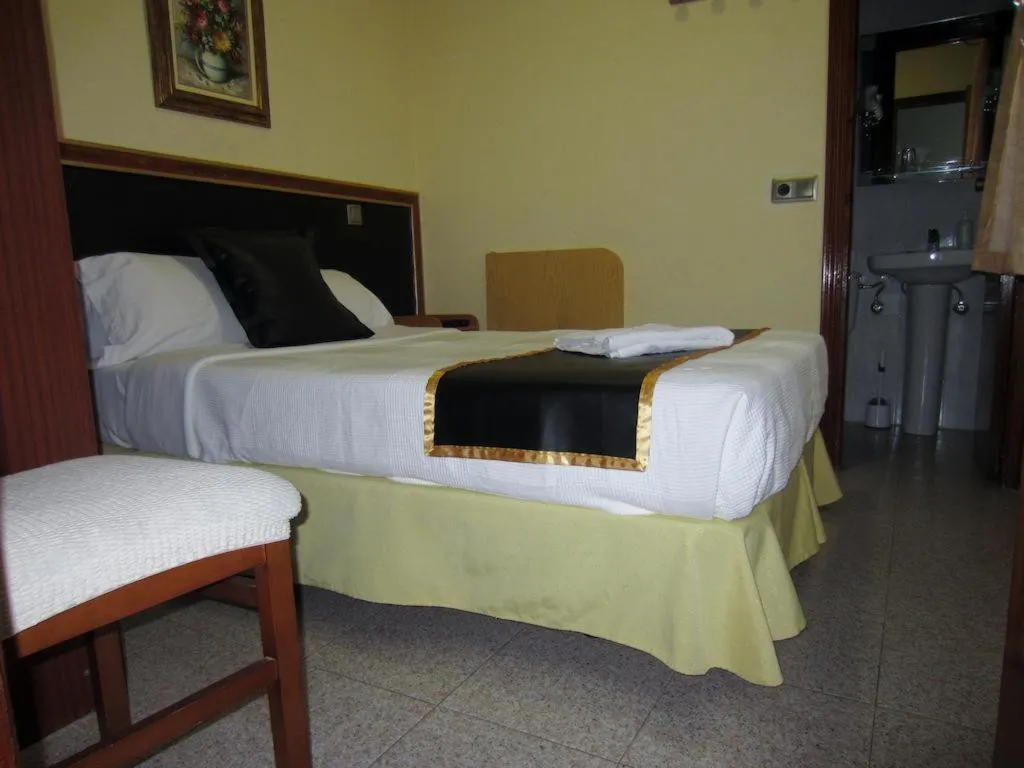 Room, CH Chelo, Madrid