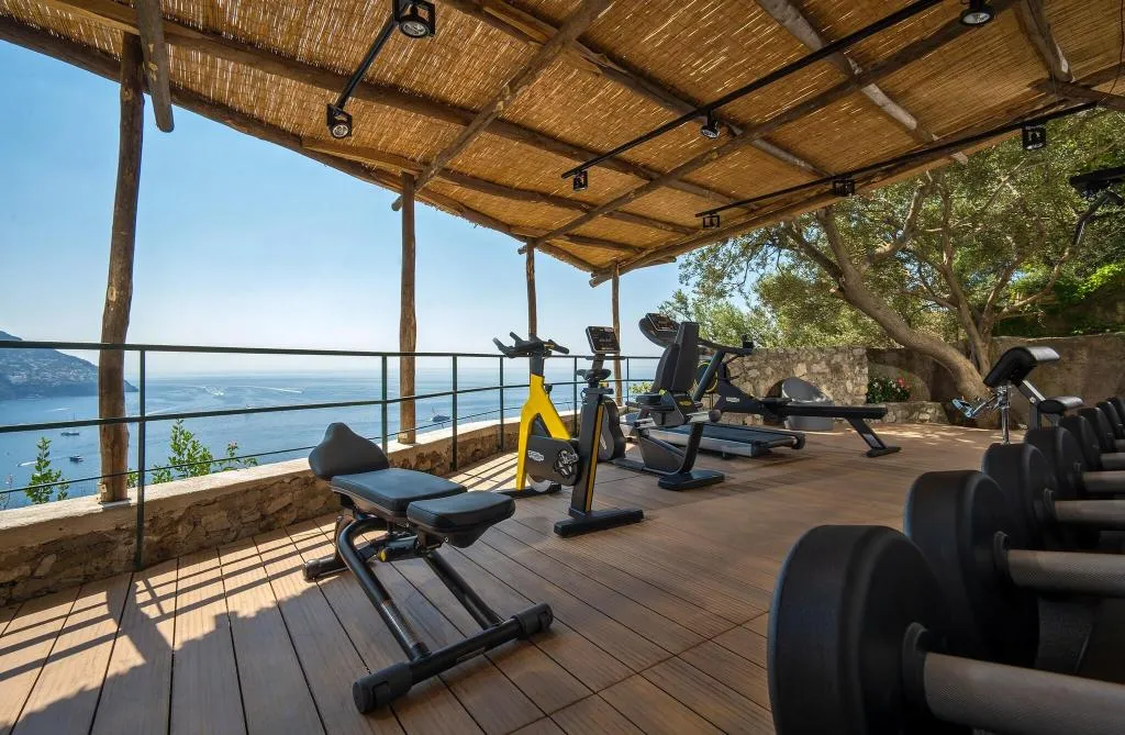 Sports and Entertainment, Le Agavi hotel, Naples