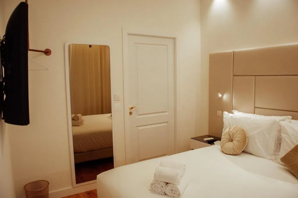 Room, Le Premier Lisbon Suites, Lisbon