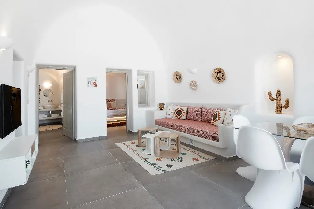 VILLA TWO BEDROOMS Room, Mellow Luxury Cave, Santorini