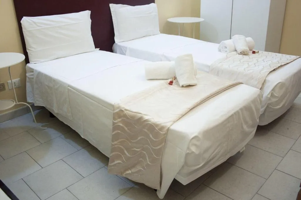 Room, Miss Suite, Naples
