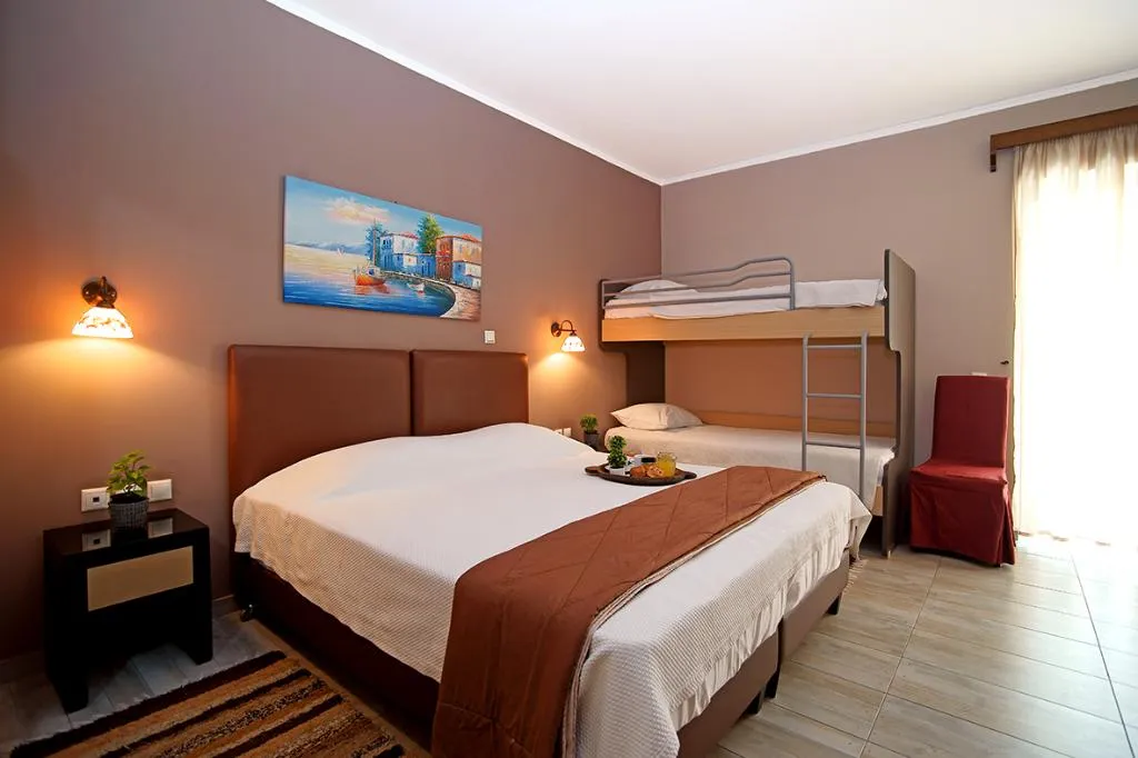 QUADRUPLE CITY VIEW Room, Kyparissia Beach, Athens