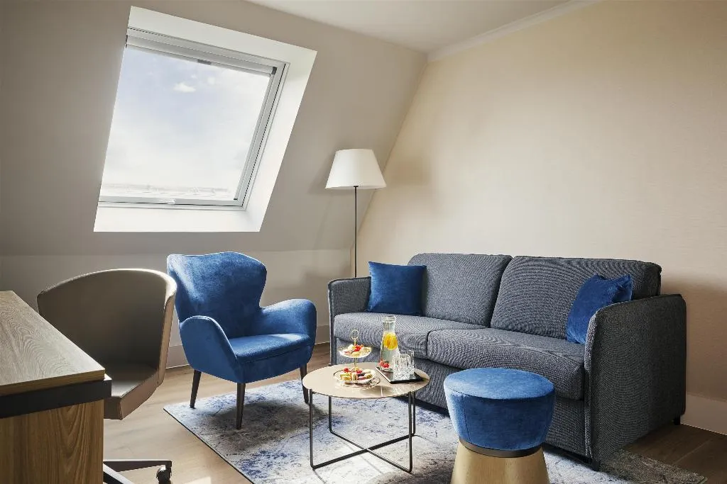JUNIOR SUITE STANDARD Room, NH Berlin Kurfürstendamm, Berlin