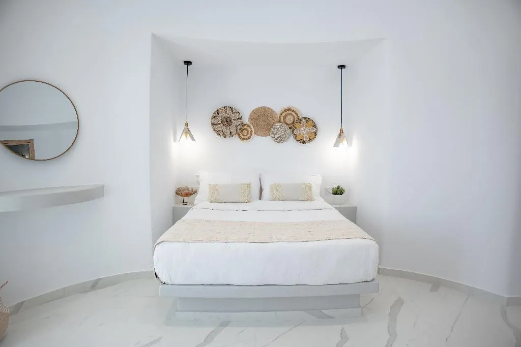 SUITE TWO BEDROOMS TWO BATHROOMS Room, Kýma Perissa, Santorini