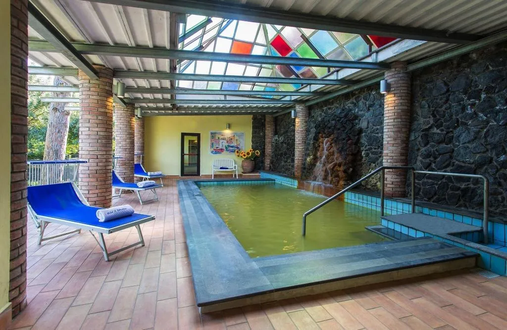 Pool, Terme San Valentino, Naples