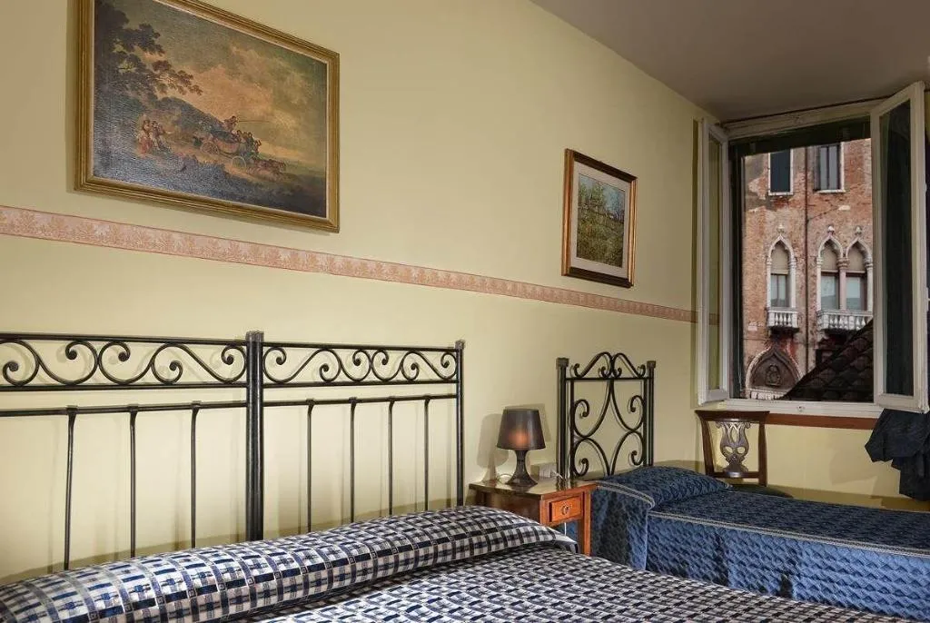 Room, Residenza San Maurizio, Venice