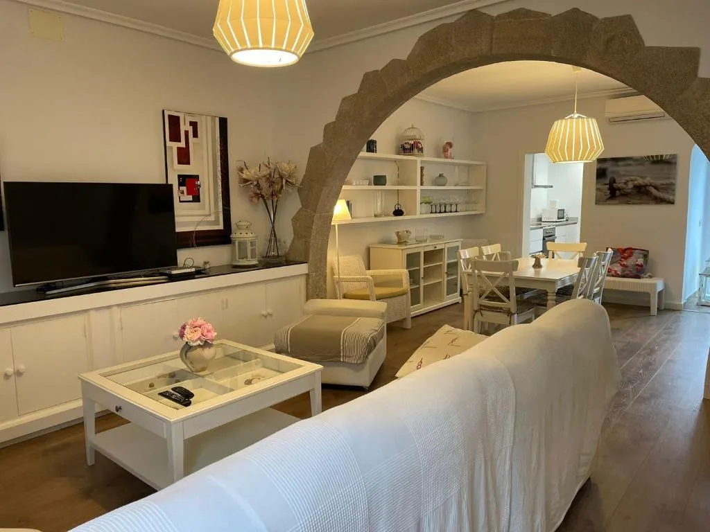 HOUSE TWO BEDROOMS WITH AIR CONDITIONING Room, Torre Playa, Majorca