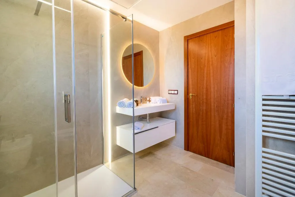 APARTMENT CAPACITY 6 THREE BEDROOM Room, Albir Confort Avenida Apartamentos, Costa Blanca