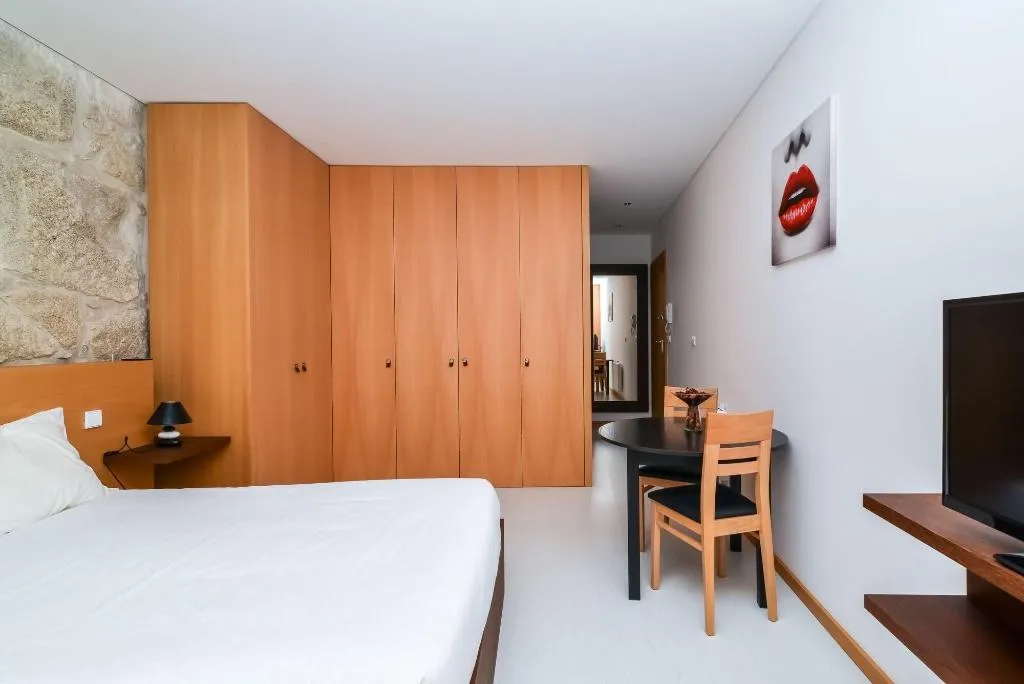 Room, Reis De Gaia, Porto