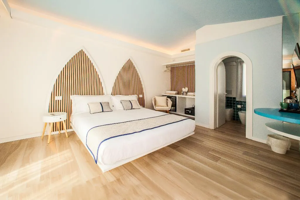 FAMILY ROOM TWO BEDROOMS TWO BATHROOMS Room, New Barcavela Hotel, Cagliari
