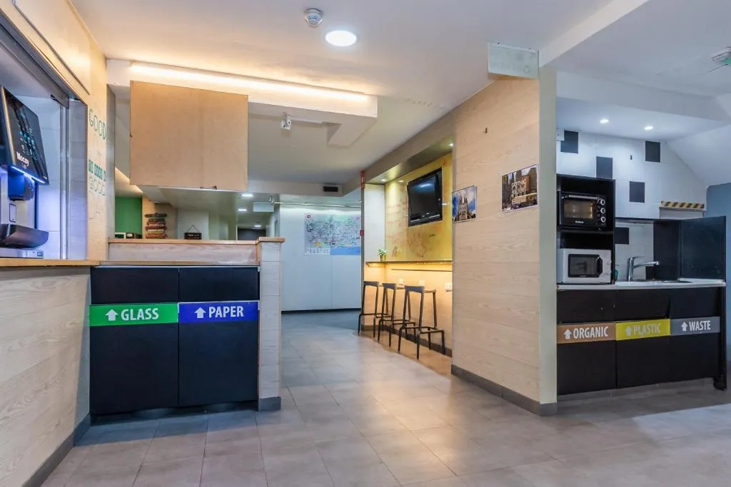 Restaurant, Sun & Moon Hostel, Barcelona