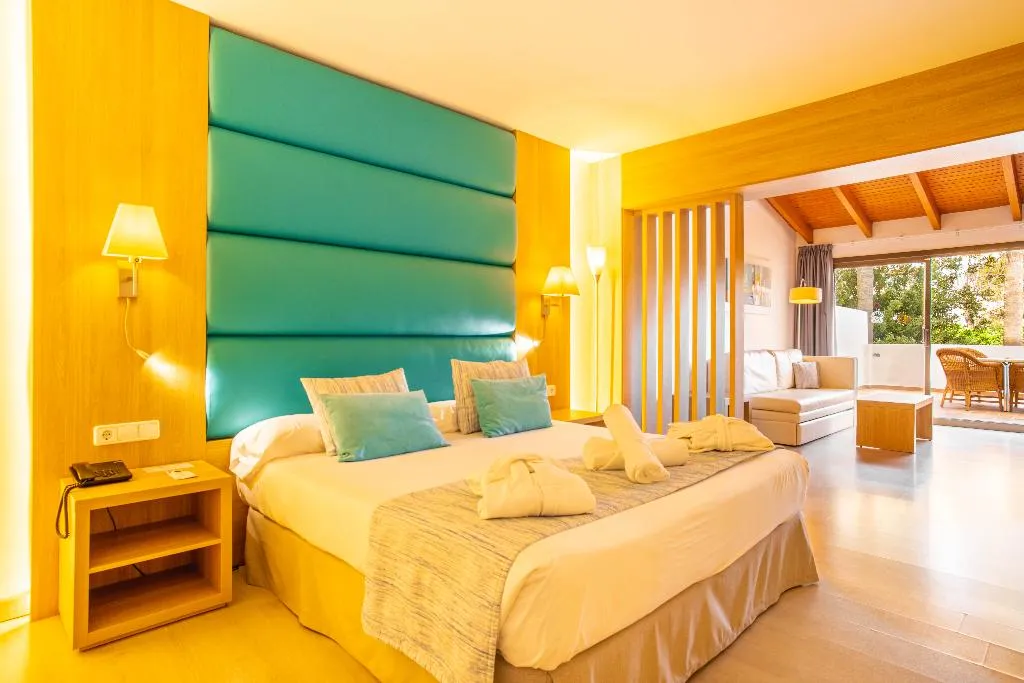 JUNIOR SUITE WITH TERRACE Room, Bahia de Alcudia Hotel & Spa, Majorca