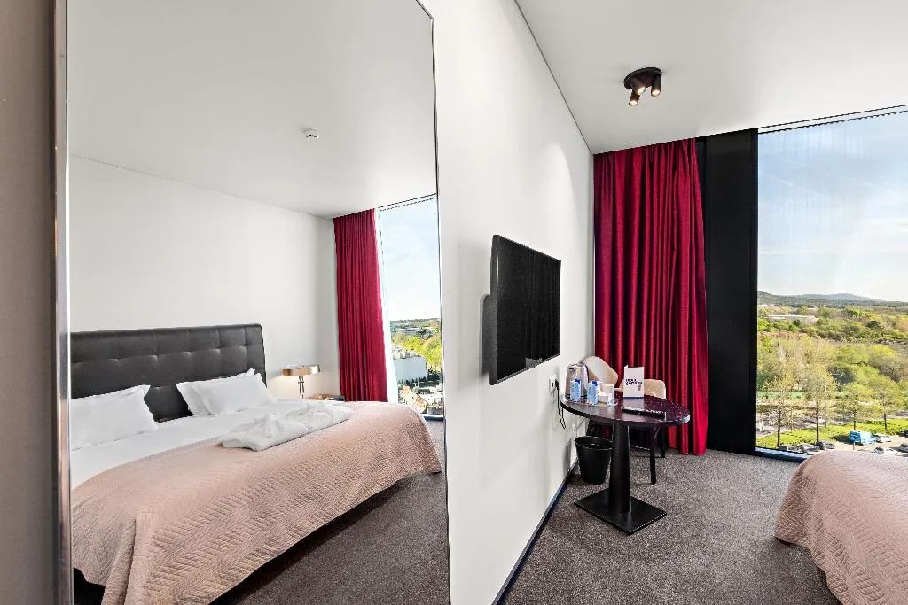 Double or Twin RIVER VIEW Room, Axis Viana Business & Spa, Porto