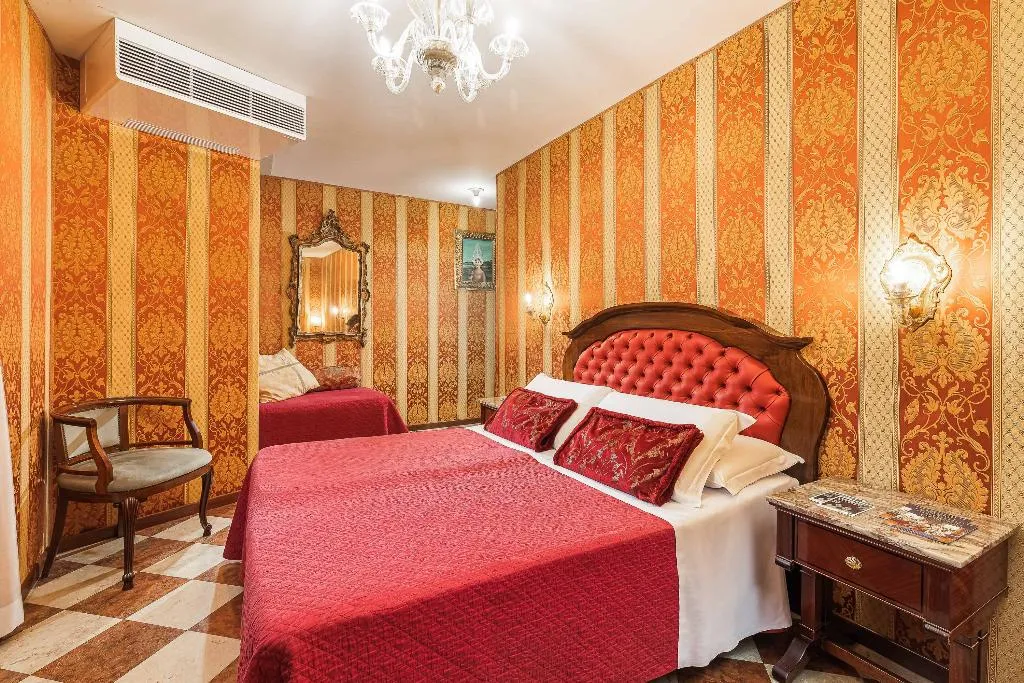 FAMILY ROOM STANDARD Room, Marconi, Venice