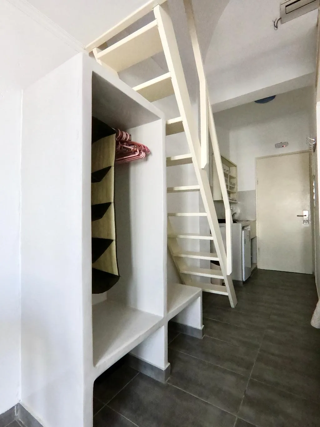 APARTMENT DELUXE Room, Anny Studios Perissa Beach, Santorini