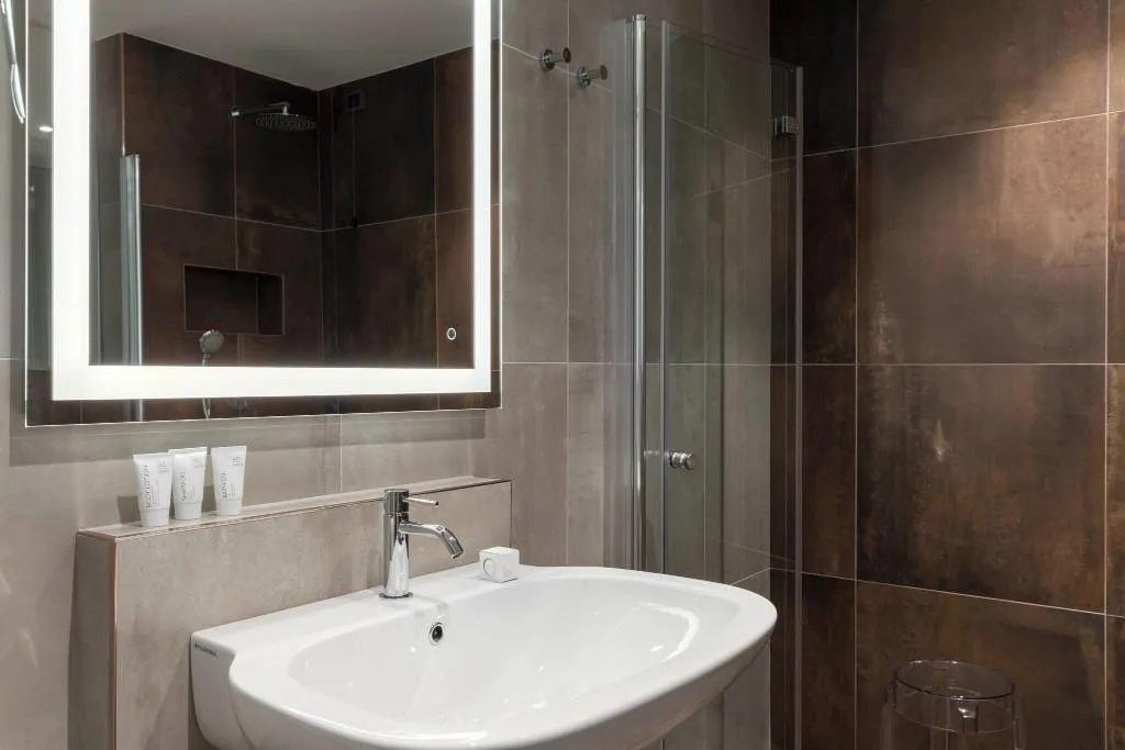 JUNIOR SUITE QUEEN SIZE BED Room, AC Hotel Venezia, Venice