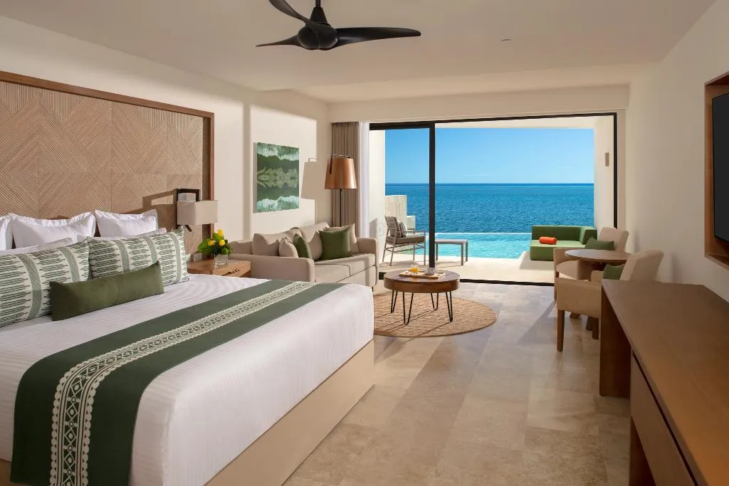 JUNIOR SUITE OCEAN FRONT Room, Dreams Sapphire Resort & SPA, Cancun Area