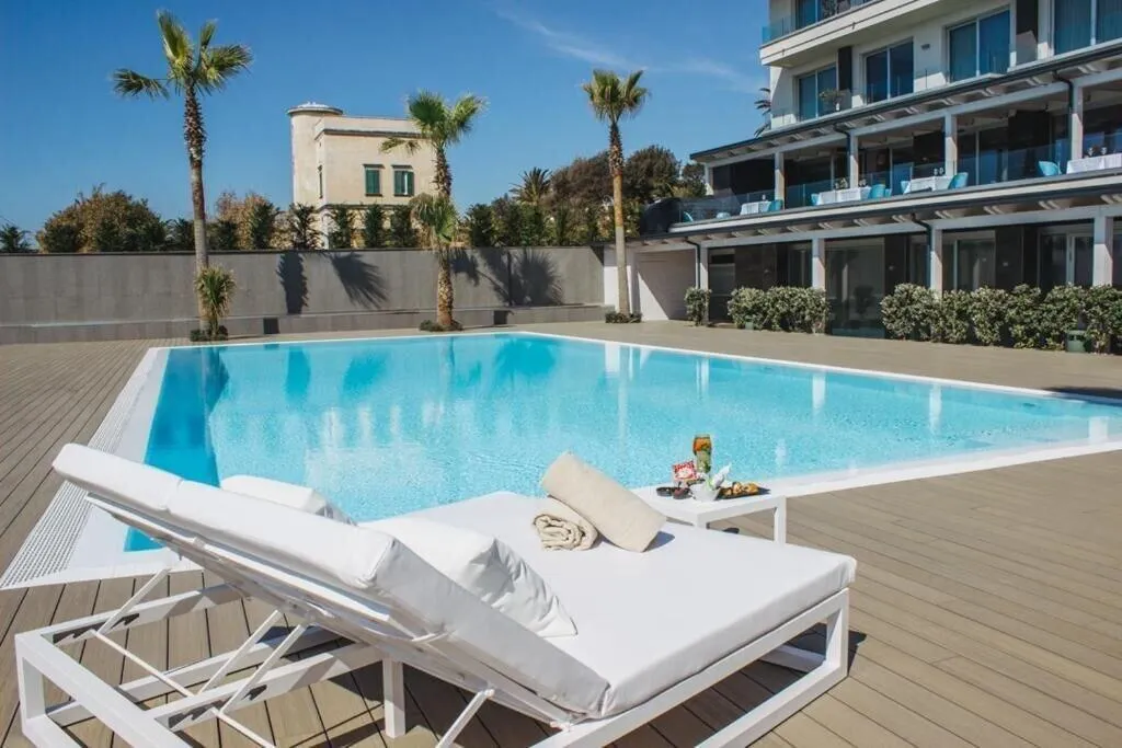 Sports and Entertainment, Resort Tre Fontane, Naples