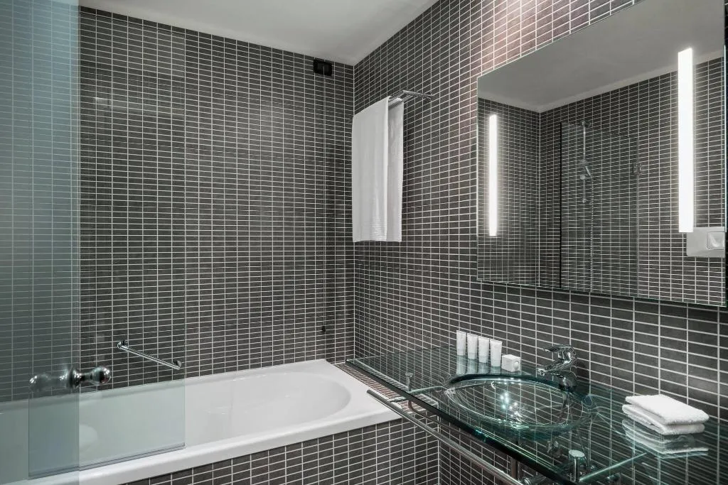 DOUBLE SUPERIOR KING BED Room, AC Firenze, Florence