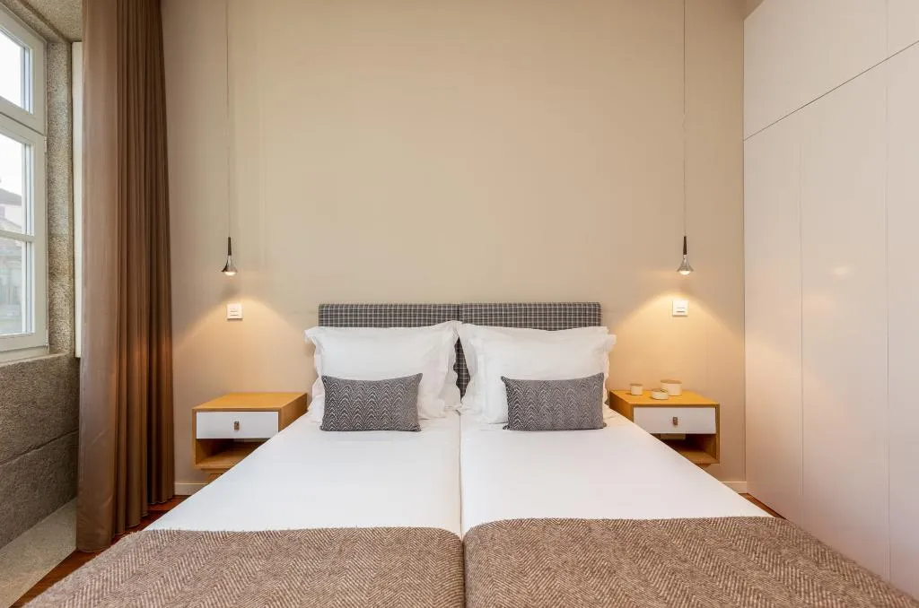 APARTMENT TWO BEDROOMS Room, Rs Porto Historic Center, Porto