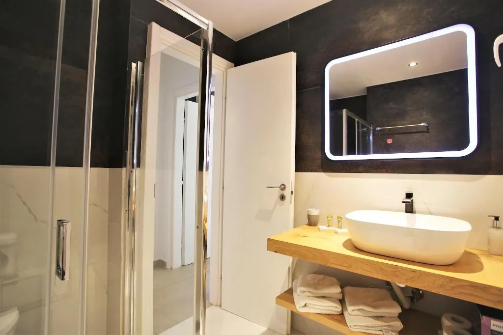 Room, Gk Athens, Athens