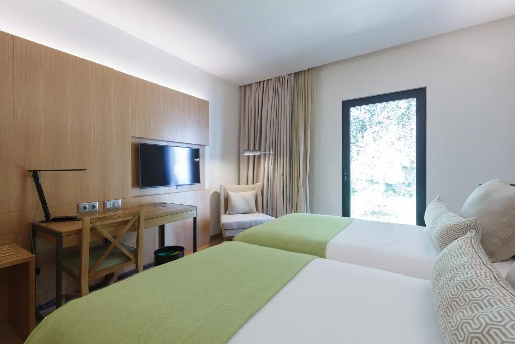 Double or Twin CLASSIC GARDEN VIEW Room, Neya Porto Hotel, Porto
