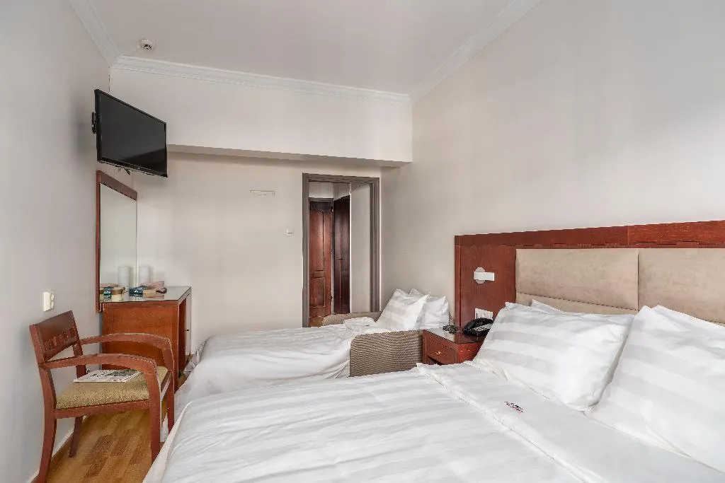 TRIPLE WITH BALCONY Room, Attalos Hotel, Athens