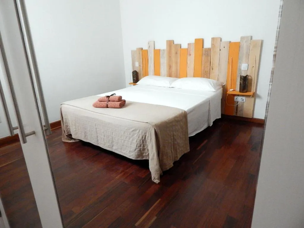 Room, Twenty-Seven Degrees, Gran Canaria