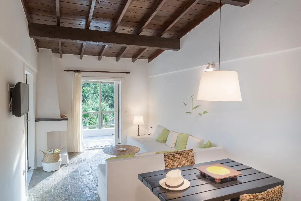 FAMILY ROOM STANDARD Room, Skiathos Holidays Hotel, Skiathos
