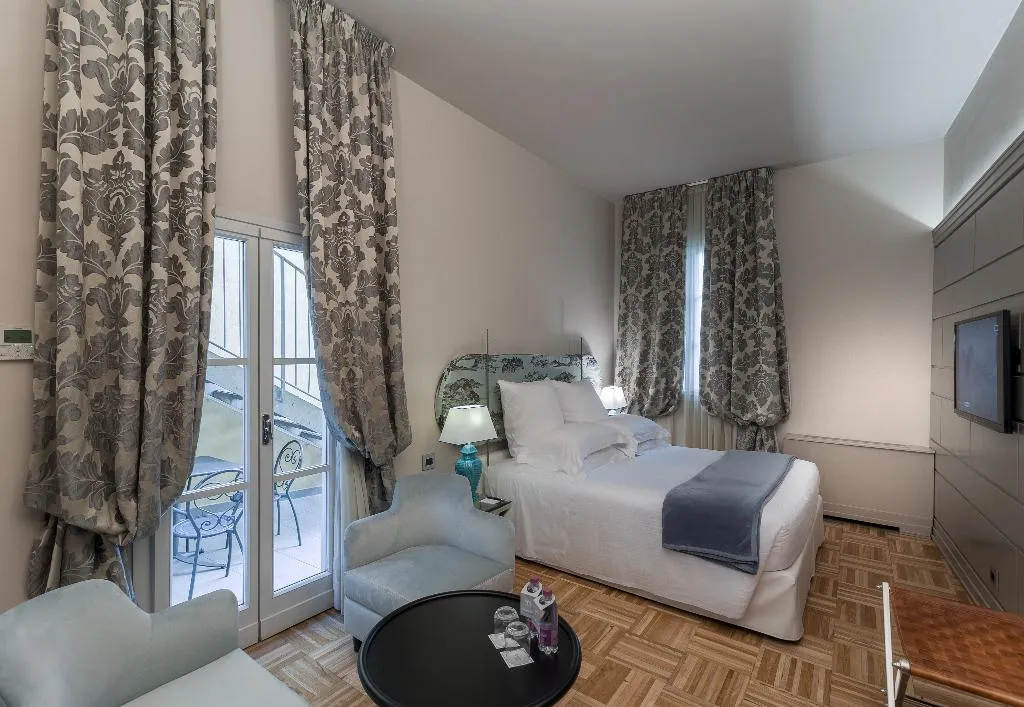 JUNIOR SUITE CAPACITY 2 Room, Hotel Number Nine, Florence
