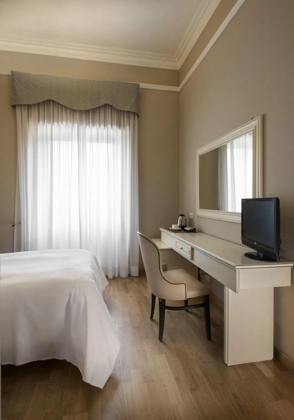 SINGLE BASIC Room, Ambasciatori Place Hotel SPA, Rome