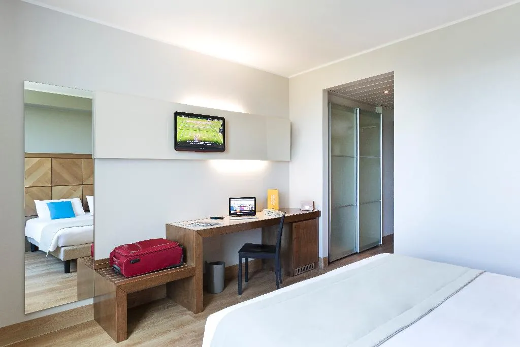 Double or Twin STANDARD Room, B&B Hotel Padova, Venice