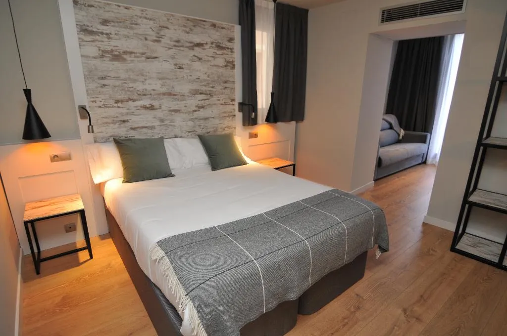 TRIPLE STANDARD Room, Cims de Camprodon, Barcelona