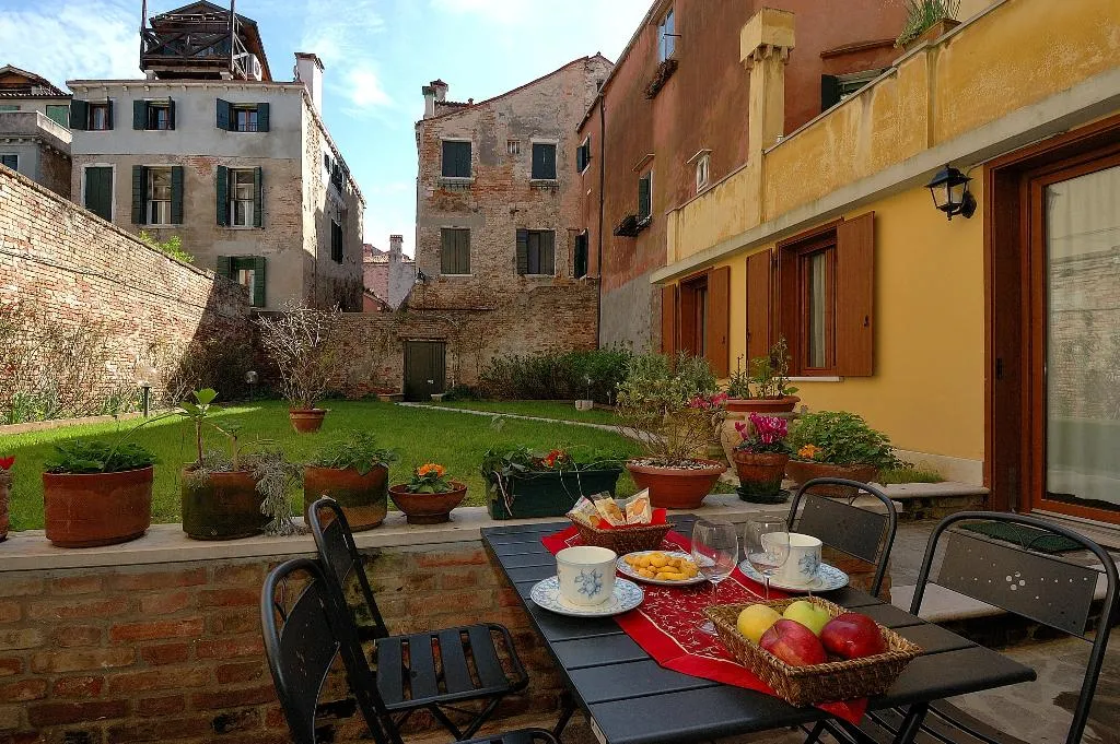 General view, Corte Nova, Venice
