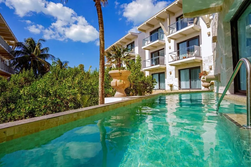 Sports and Entertainment, Delek Holbox, Cancun Area