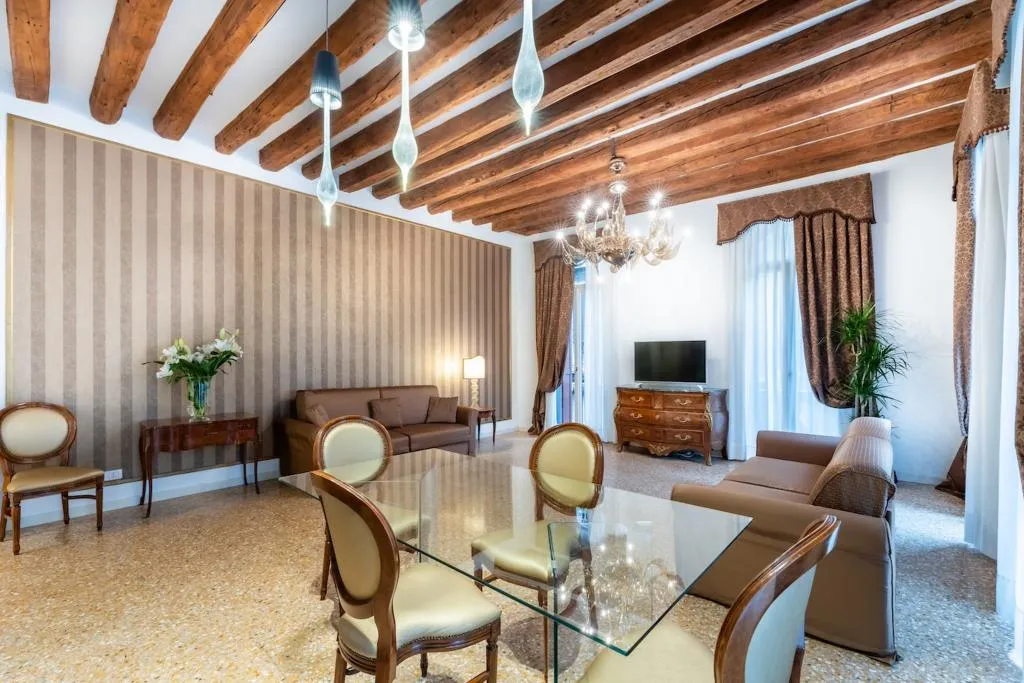 APARTMENT DELUXE CAPACITY 4 Room, San Teodoro Palace  - Luxury Apartments, Venice