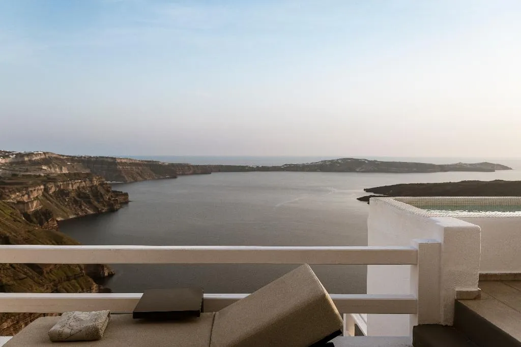 SUITE WITH PRIVATE POOL Room, Aqua Luxury Suites, Santorini