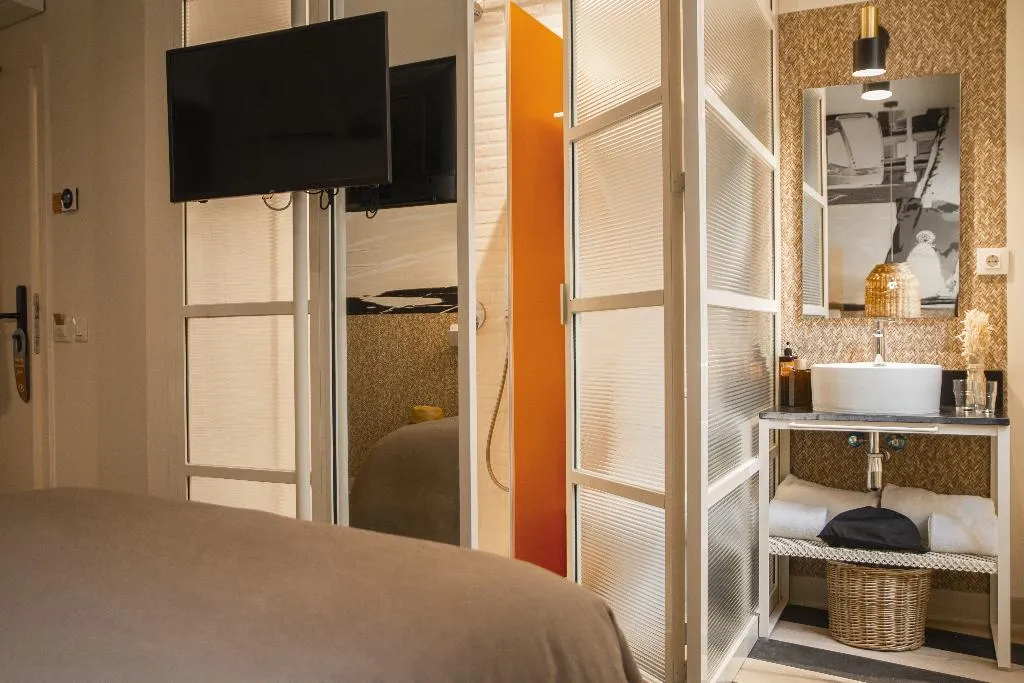 DOUBLE STANDARD Room, Room Select Tetuán, Seville