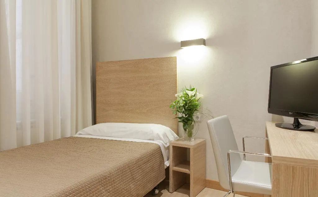 Room, Regente, Madrid