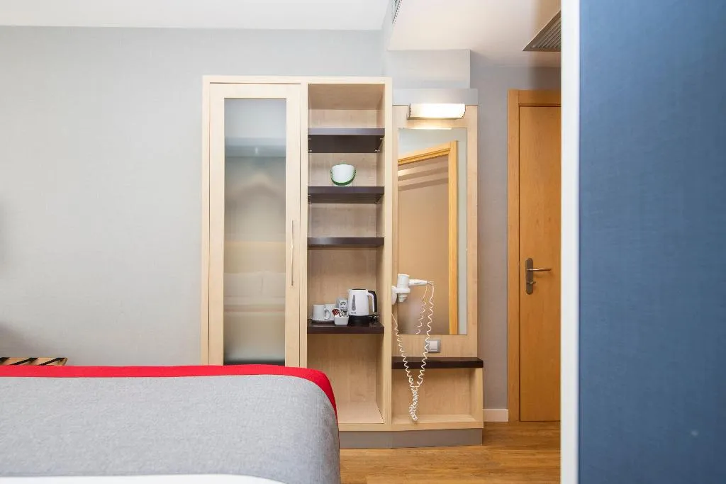 TWIN STANDARD Room, Holiday Inn Express Barcelona City 22@, Barcelona