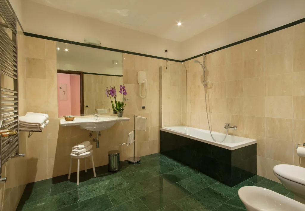 QUADRUPLE STANDARD Room, La Pergola, Rome