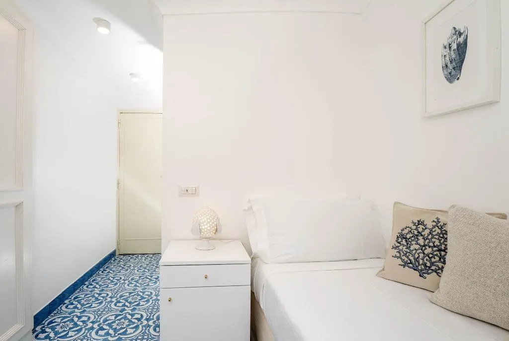 SINGLE STANDARD Room, Hotel Syrene Capri, Naples