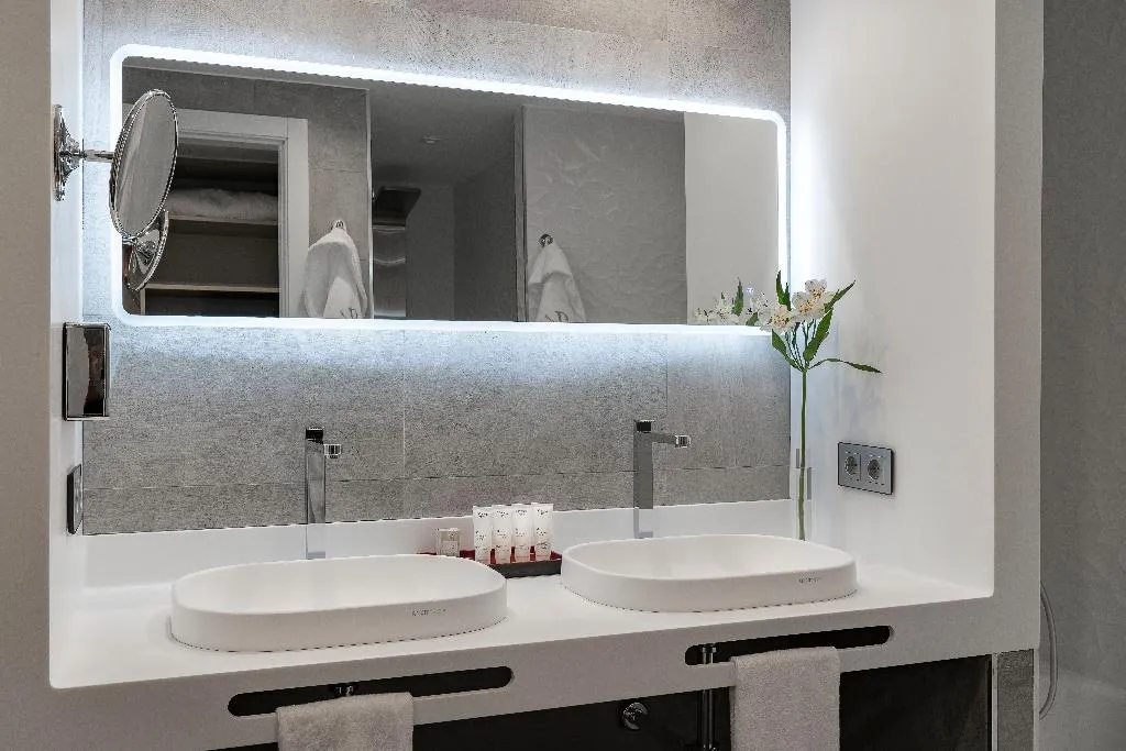 JUNIOR SUITE STANDARD Room, Vincci Soma, Madrid