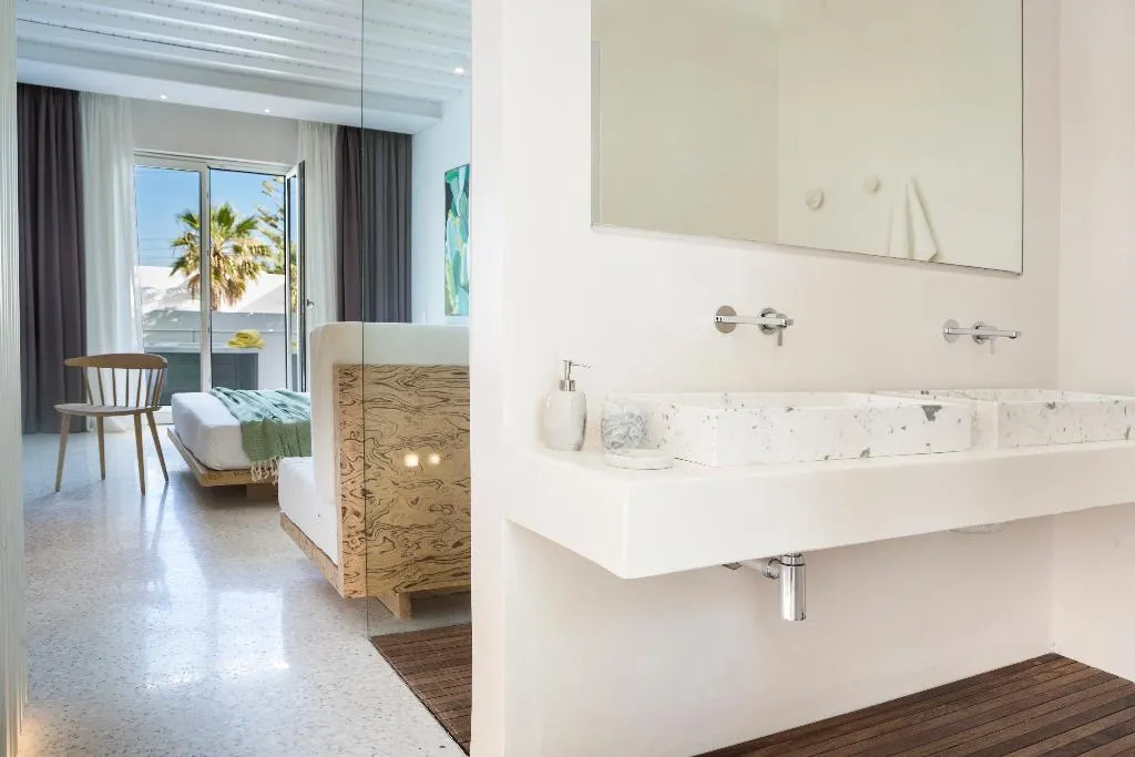 SUITE WITH JACUZZI Room, Mykonos Dove beach hotel, Mykonos