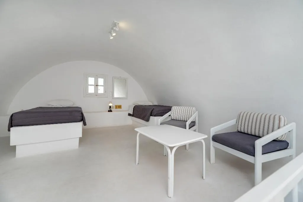 SUITE GRAND Room, Maistros Village, Santorini