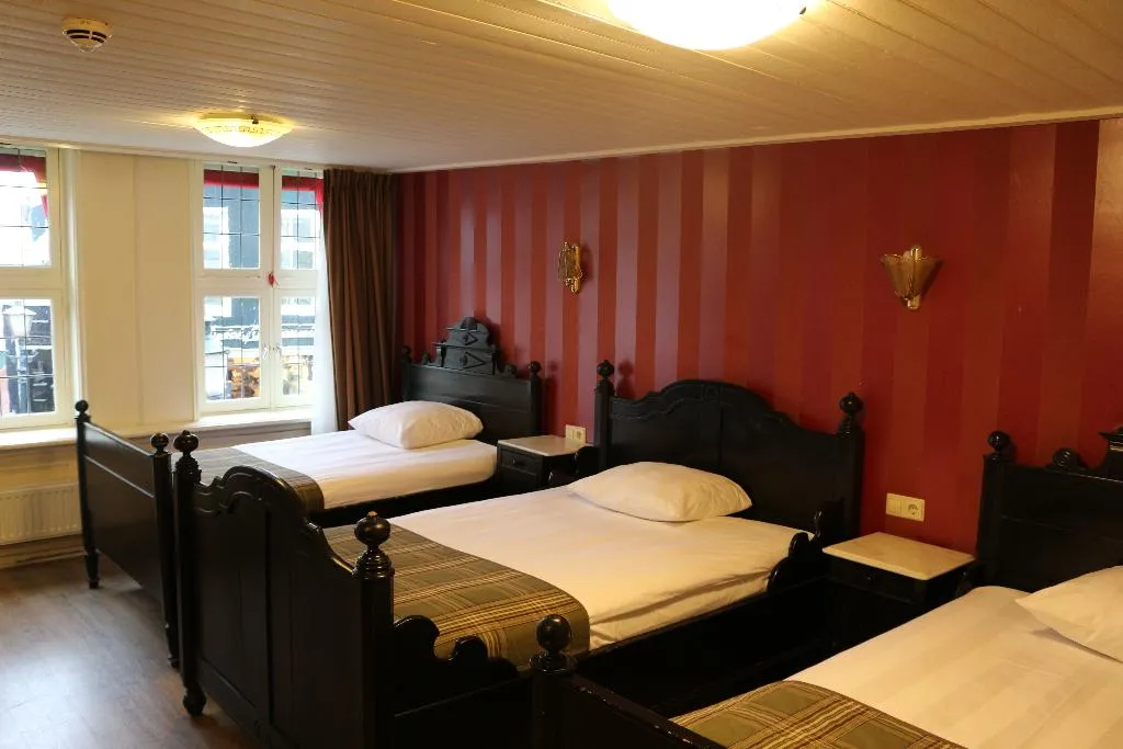 TRIPLE STANDARD Room, Hotel Spaander BW Signature Collection, Amsterdam