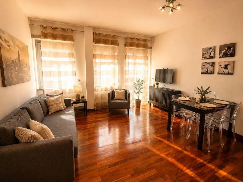 General view, Style Homes, Milan