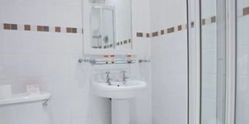 TRIPLE STANDARD Room, Staunton's on the Green, Dublin