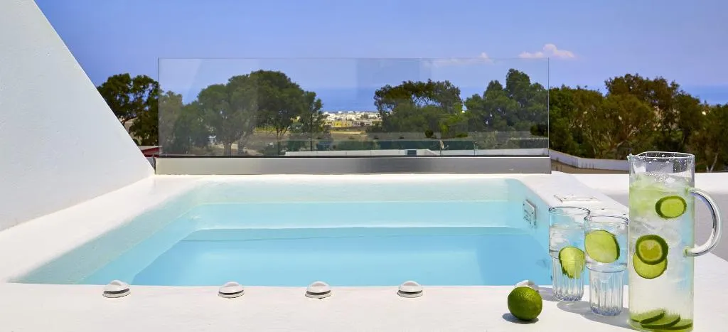 SUITE WITH JACUZZI Room, Altera Pars Suites, Santorini